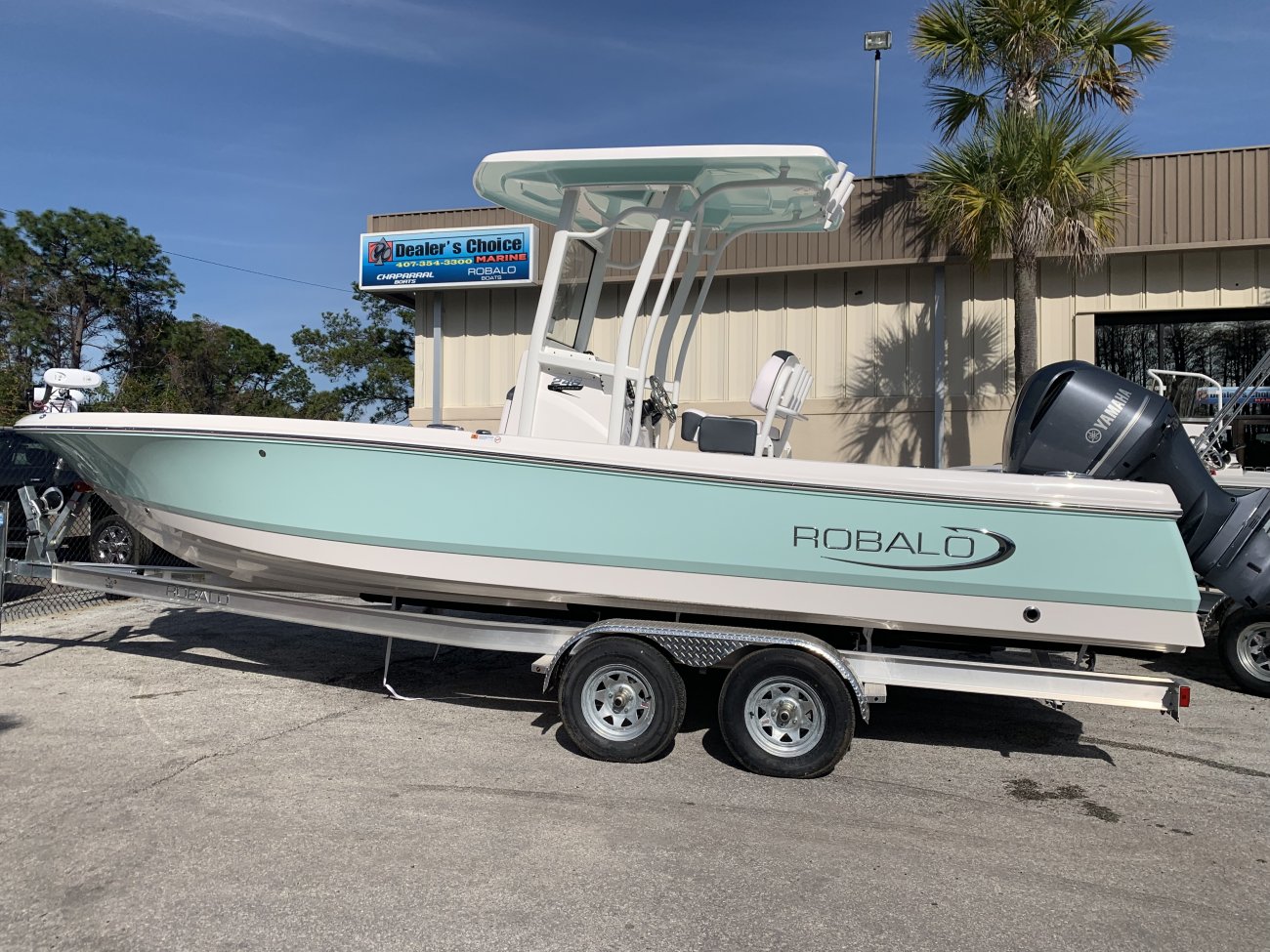 New 2019 Robalo 246 Cayman Bay Boat For Sale
